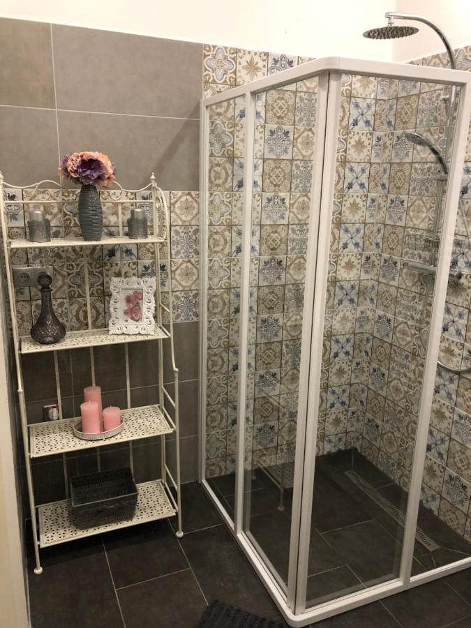 Katus Apartman Apartment เอ็กเกอร์ ภายนอก รูปภาพ