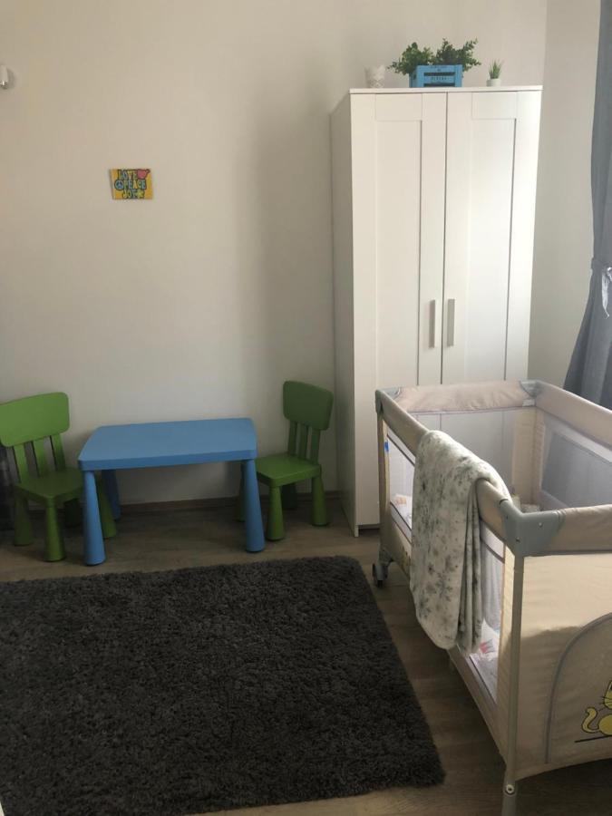 Katus Apartman Apartment เอ็กเกอร์ ภายนอก รูปภาพ