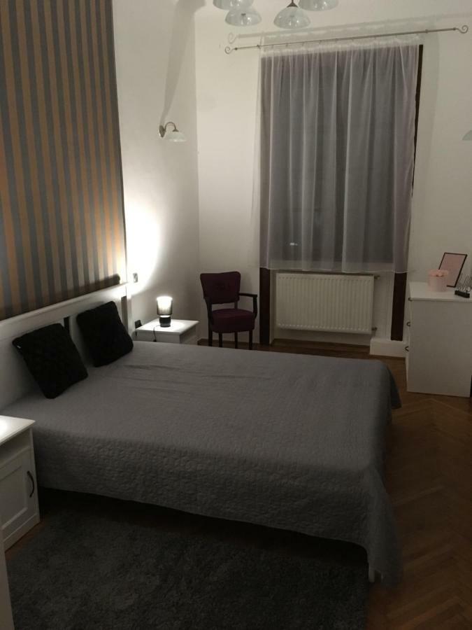 Katus Apartman Apartment เอ็กเกอร์ ภายนอก รูปภาพ